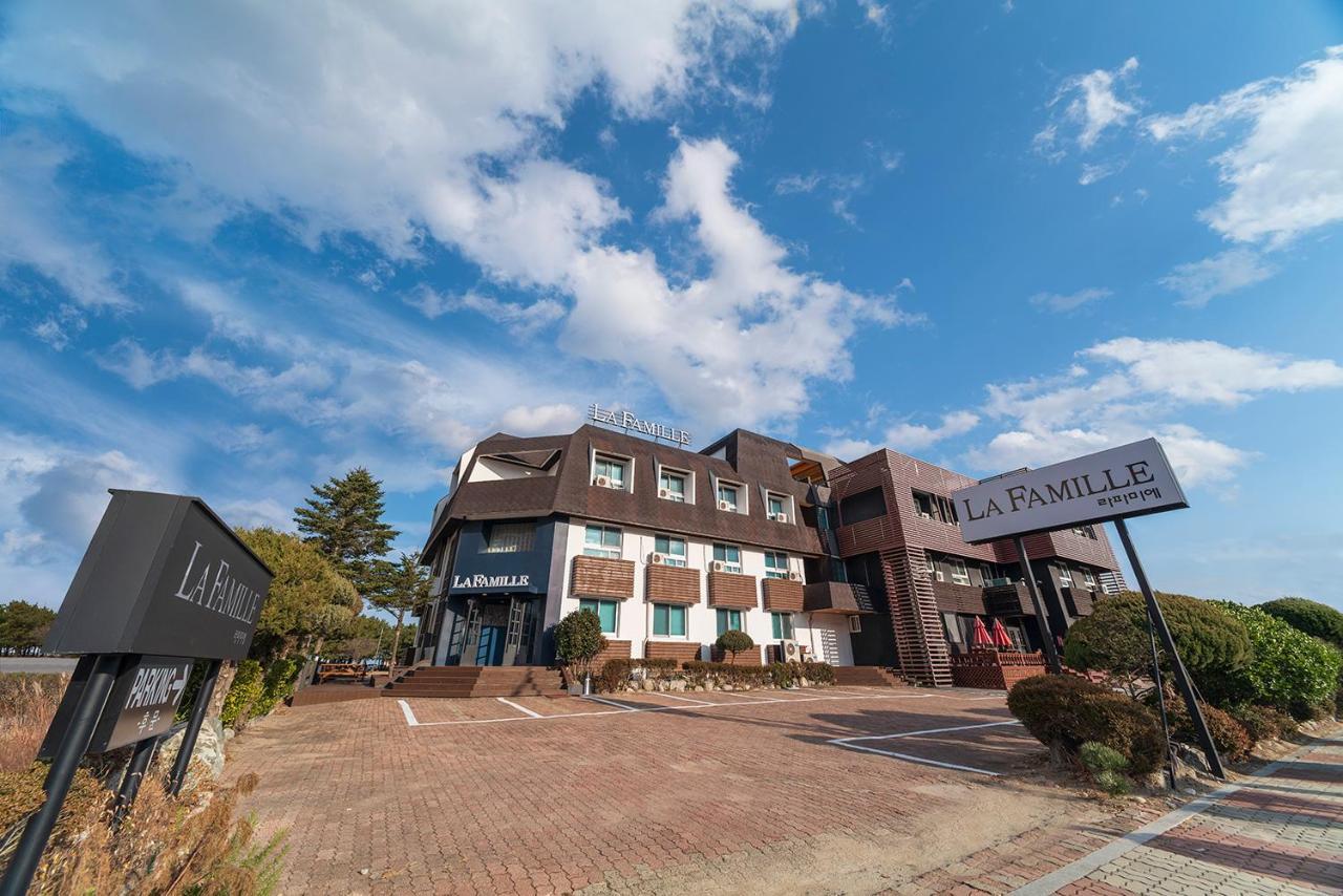 La Famille Hotel Yangyang Exterior photo